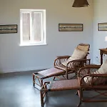 Dom wakacyjny Urgemuetliche Reetdachkate Mit Grossem Kamin Und Sauna *