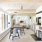 Urgemuetliche Reetdachkate Mit Grossem Kamin Und Sauna Pommerby (Gelting)