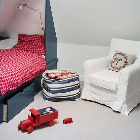 Dom wakacyjny Urgemuetliche Reetdachkate Mit Grossem Kamin Und Sauna