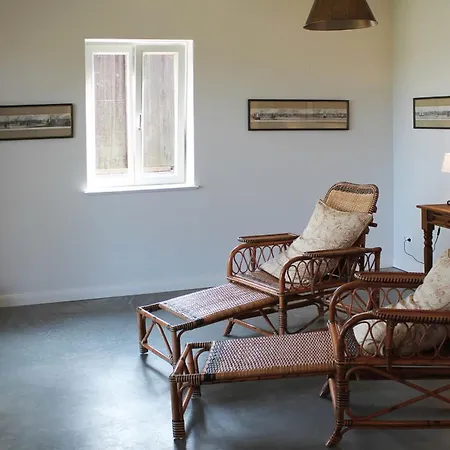 Dom wakacyjny Urgemuetliche Reetdachkate Mit Grossem Kamin Und Sauna *