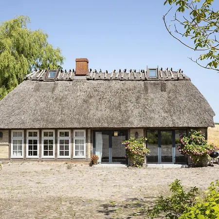 בית נופש Urgemuetliche Reetdachkate Mit Grossem Kamin Und Sauna *